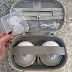 MomCozy M5 Wearable Pump